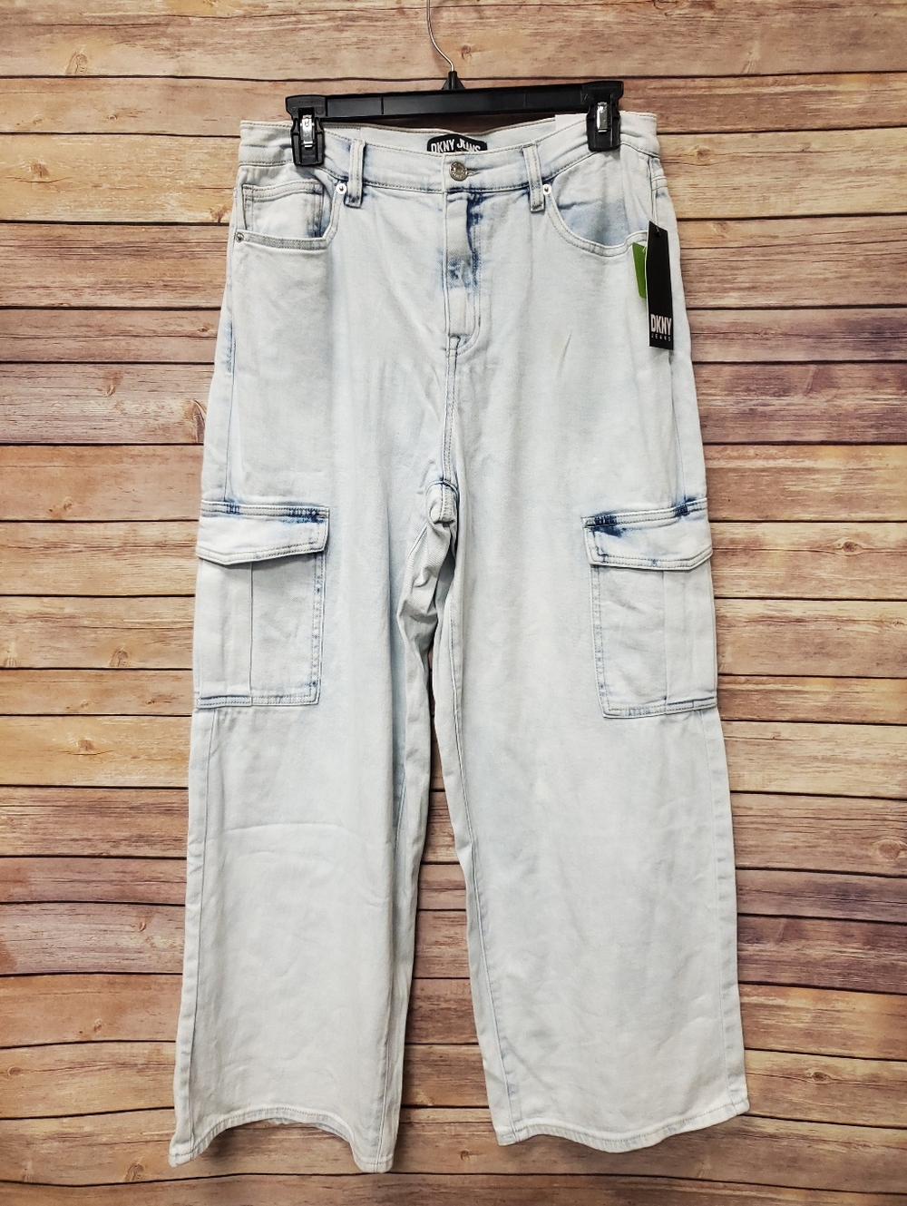 DKNY Jeans Women’s Size 30 NWT Light Wash Cargo Wide Leg Denim Jeans 30x28